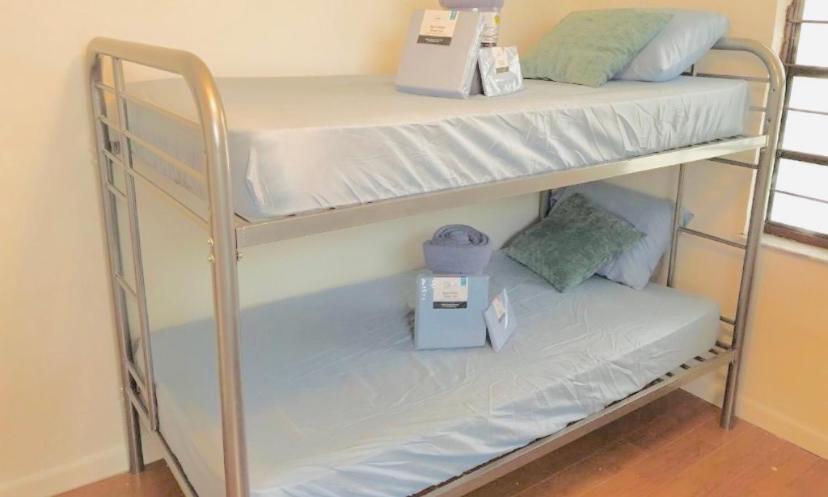 Men Only Dorms -3 Miles To The Beach Lighthouse Point Εξωτερικό φωτογραφία